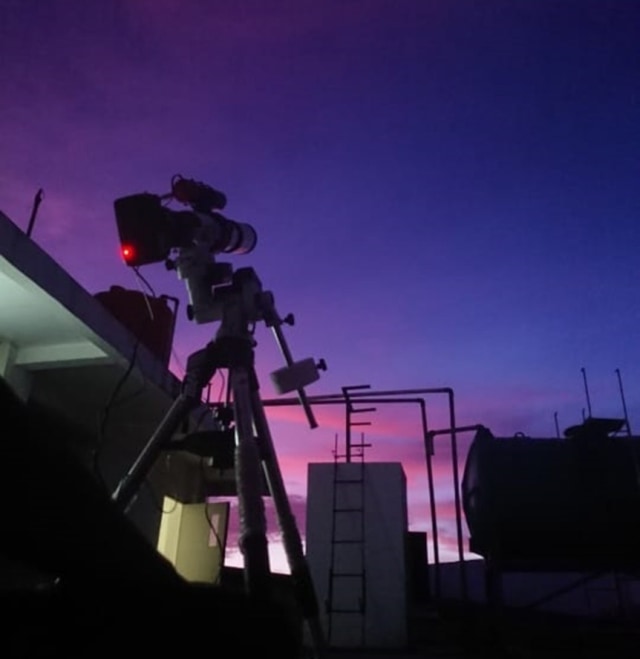 OAIL Itera melakukan pengamatan kemunculan komet, Kamis (8/5) | Foto : Humas Itera