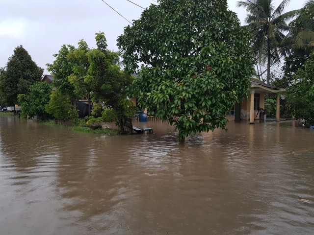 Sejumlah rumah di Pangkalpinang terendam banjir usai di guyur hujan lebat.