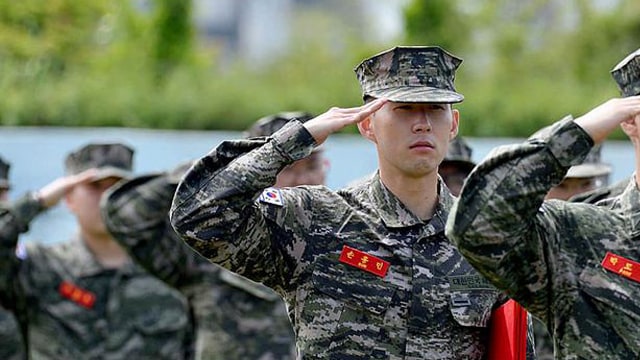 Son Heung-min lulus dari wajib militer. (Dok. Korps Marinir Korea Selatan/Ge)