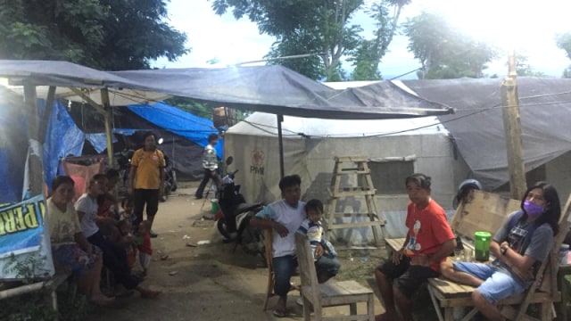 Suasana terkini di tenda pengungsian Balaroa, Palu Barat, Kota Palu, di tahun kedua menjalani bulan puasa, Sabtu (9/5). Foto: Kristina Natalia/PaluPoso