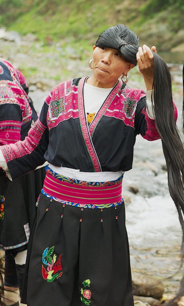 Perempuan Yao di Desa Huang Luo, China. Foto: shutterstock