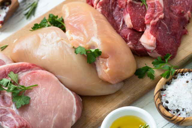 (Ki-ka) Ilustrasi daging babi, ayam, dan sapi Foto: dok.Shutterstock