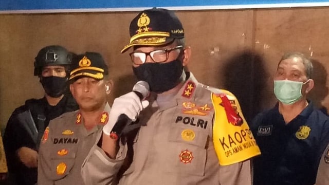 Kapolda Sumut, Irjen Pol Martuani Sormin, saat memberikan keterangan pers di RS Bhayangkara Medan. Foto: Istimewa