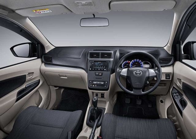 Modal Rp 250 Juta, Pilih Toyota Avanza Baru atau Toyota Innova Bekas? (4132)
