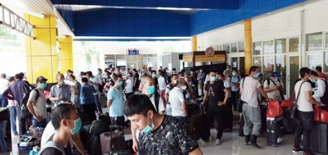 155 WN China Berangkat ke Jakarta dari Bandara Babullah Ternate (10426)