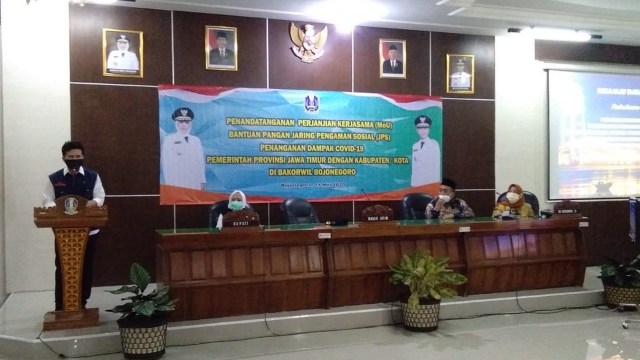 Pemprov Jatim Kucurkan Bantuan Sosial Dampak Covid-19 di Bojonegoro (789900)