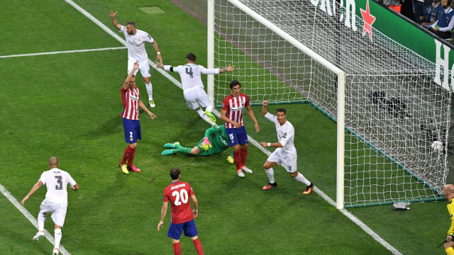 Clattenburg Akui Salah saat Sahkan Gol Sergio Ramos di Final Liga Champions 2016 (349200)