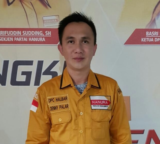 Ketua DPC Partai Hanura Halbar, Denny Palar