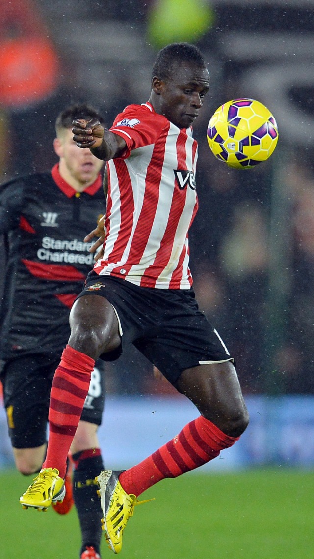 Sadio Mane berjersi Southampton di laga kontra Liverpool. Foto: AFP/GLYN KIRK
