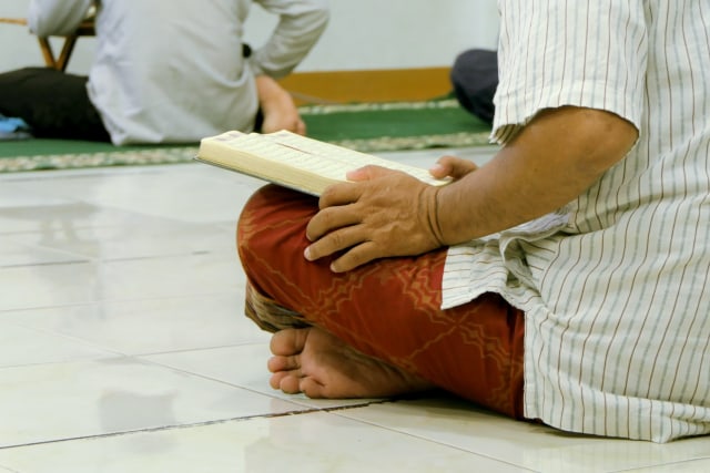 Ilustrasi ibadah di bulan Ramadan. Foto: unsplash/Utsman Media