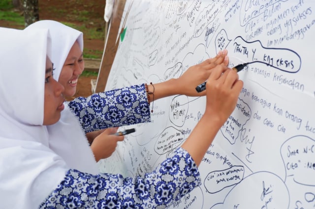 Komunitas JJE: Tak Hanya Mengedukasi, Tapi Jadi Sosok Kakak yang Sejati (142819)
