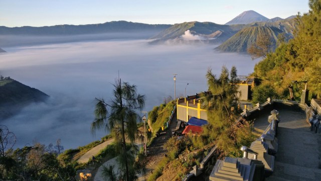 Puncak Seruni