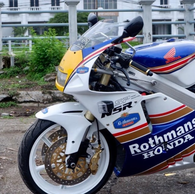 Tampilan  depan Honda NSR250R SP Rothmans. Foto: dok RIchard (2TCorner)