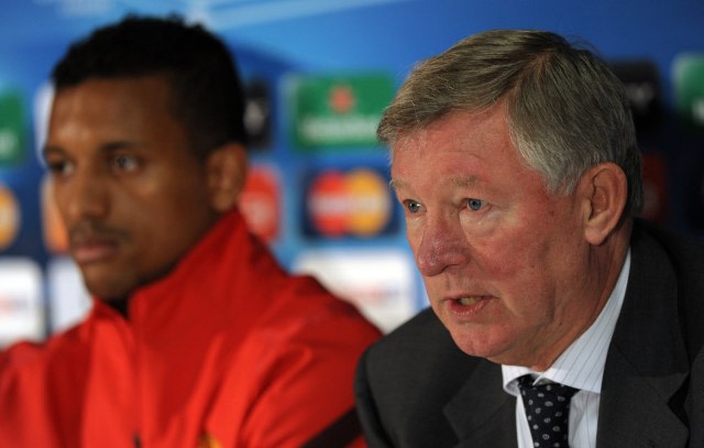 Gagal Penalti, Luis Nani Dicuekin Sir Alex Ferguson saat Pulang Bareng (153597)