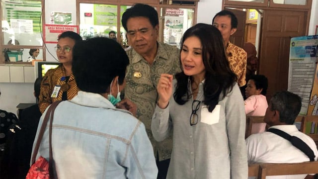 Ketua Komisi IX DPR RI, Felly Estelita Runtuwene saat mengunjungi Rumah Sakit Liung Kendage di Kabupaten Kepulauan Sangihe, Sulawesi Utara