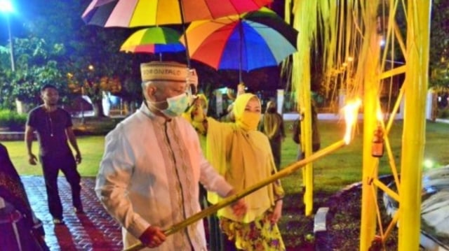 Gubernur Gorontalo, Rusli Habibie tetap rayakan Tumbilotohe walau dengan cara sederhana. Rabu, (20/5). Foto: Dok istimewa
