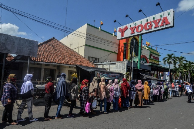 Pemkot Bandung  Minta Toserba Yogya Tutup Toko  Pakaian saat 