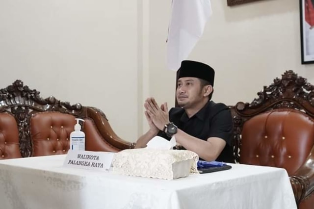 Wali Kota Palangka Raya Fairid Naparin.
