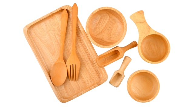 Ilustrasi peralatan dapur berbahan kayu. Foto: Shutterstock