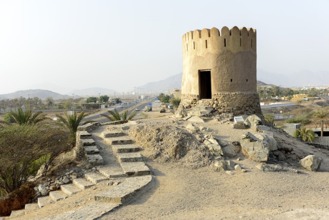 Menilik Masjid Al Bidya, Masjid Tertua di UEA yang Punya Arsitektur Unik (16085)