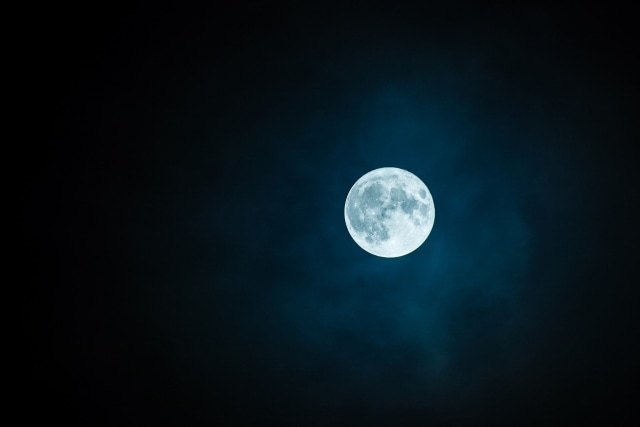 Ilustrasi Bulan. Dok: Robert Karkowski/Pixabay.