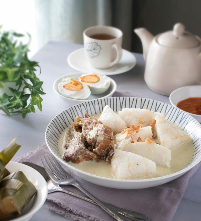 Ilustrasi katupat kandangan makanan khas Idul fitri. Foto: Shutterstock