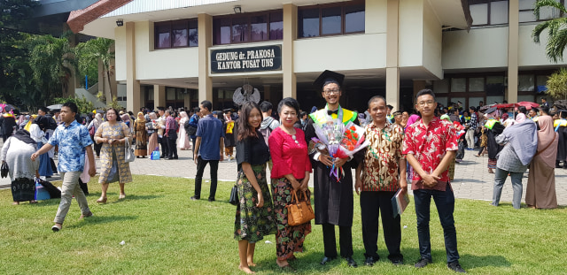 Bermodal Ponsel, Pemuda Ini Rekrut Anak Muda dan Hasilkan Omzet Puluhan Juta (20619)