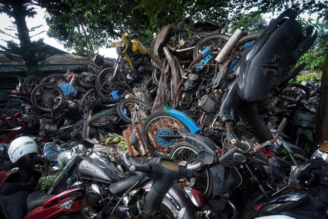Cerita Mistis Kuburan Motor di Bekasi (215262)