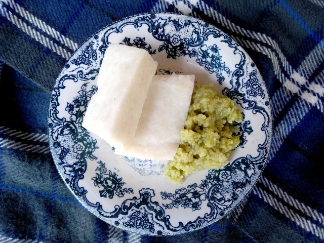 Poteng Jaje Tujak, makanan khas Lombok untuk Idul Fitri.  Foto: Shutter Stock