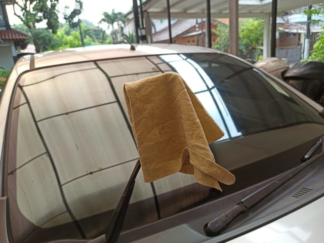 Cara mengganti wiper mobil