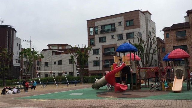 Taman bermain di kawasan Ansan, Seoul, Korea Selatan. Foto: Nora untuk acehkini