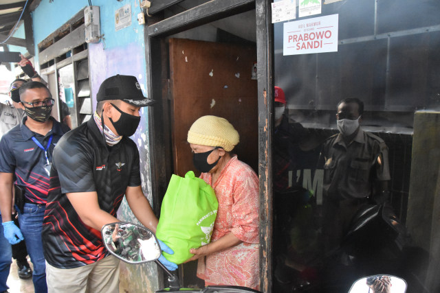 Perwira TNI Lulusan Akmil 2000 Turun Lapangan Bantu Masyarakat