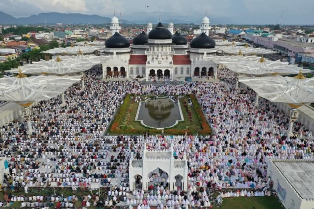 Salat Id atau Idul Fitri 1440 Hijriah/2019 di Masjid Raya Baiturrahman, Banda Aceh. Foto: Abdul Hadi/acehkini