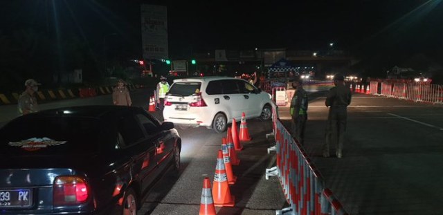 Pengecekan di Gerbang Utama Cikupa Arah Merak.