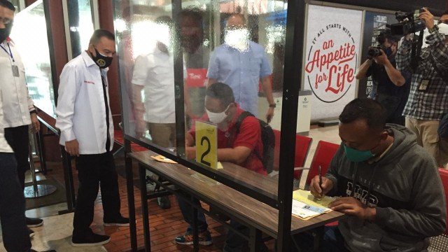 Satgas COVID-19 DPR tinjau Bandara Soekarno–Hatta