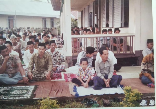 Warga salat Id di halaman masjid Syakirin Pontianak. Foto: Dok Masjid Syakirin Pontianak