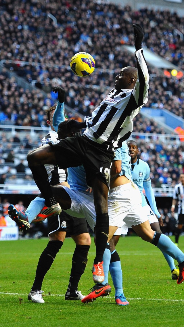 Demba Ba saat membela Newcastle United. Foto: Getty Images/Laurence Griffiths