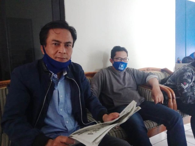 Ketua PAN Kuningan, H Udin Kusnedi SE MSi saat ditemui awak media di kantor DPD PAN Kabupaten Kuningan. (Andri Yanto)