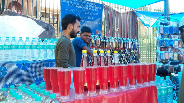 Kisah Rooh Afza, Minuman Lebaran di Asia Selatan Sejak 1906 (468)