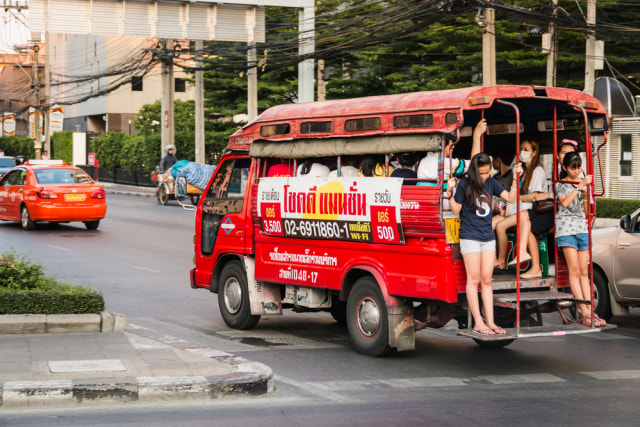 Rickshaw Hingga Bajaj, Ini 7 Transportasi Unik di Dunia yang Menarik Dicoba (130827)