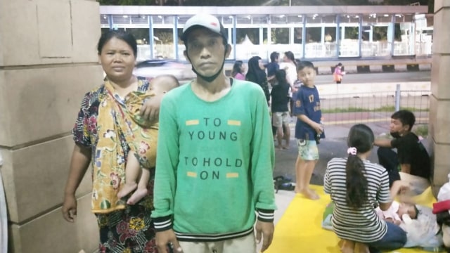 Tim Aksi Sosial PSI Evakuasi 5 Keluarga Tunawisma dari Seberang Masjid Istiqlal (243931)