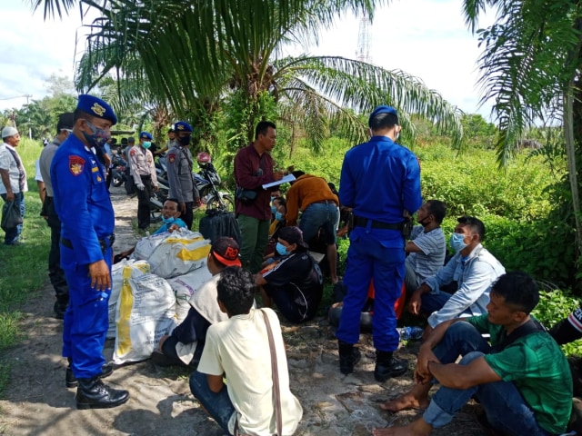 Para TKI Ilegal dari Malaysia diamankan. Foto: Istimewa