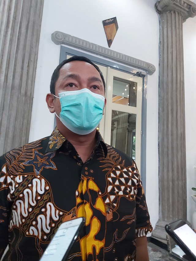 Wali Kota Semarang, Hendrar Prihadi di kantornya. 
 Foto: Afiati Tsalitsati/Kumparan