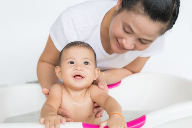5 Tips Merawat Kulit Bayi agar Tetap Sehat (210435)