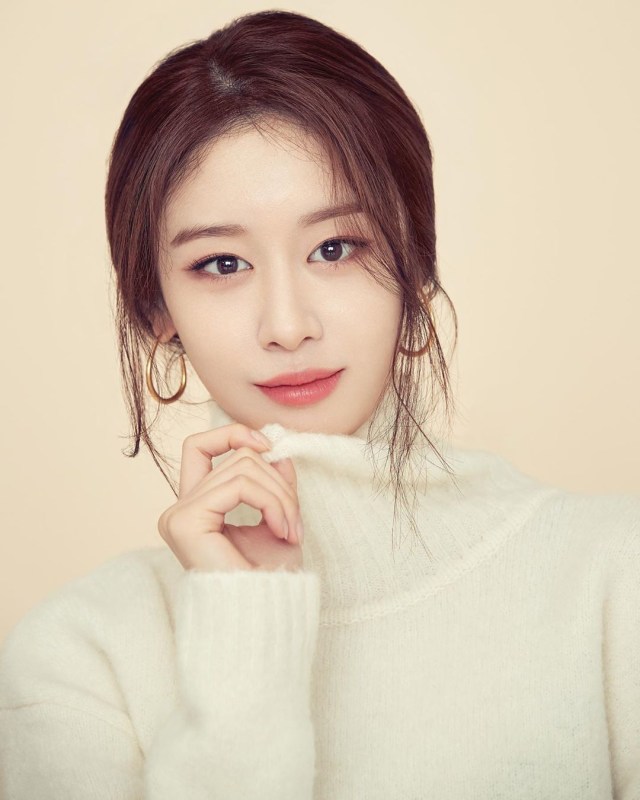 Lee Dong Gun dan Jo Yoon Hee Cerai Usai 3 Tahun Nikah, Netizen: Karma is Real (237596)