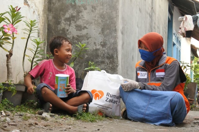 RAMADHAN 1441 H, RUMAH ZAKAT SUKSES SALURKAN 150 RB LEBIH PAKET RAMADHAN (102648)