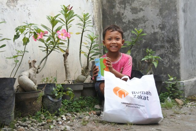 RAMADHAN 1441 H, RUMAH ZAKAT SUKSES SALURKAN 150 RB LEBIH PAKET RAMADHAN (102649)