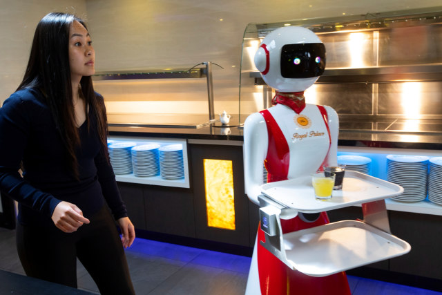 New Normal, Restoran di Belanda Gunakan Robot untuk Layani Pelanggan (9967)