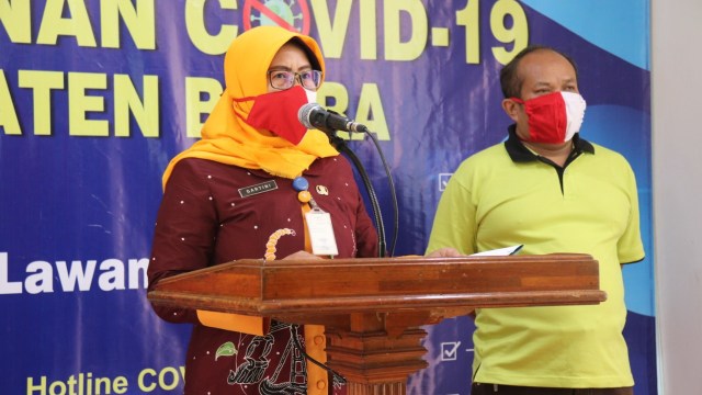 Kabid Pemberdayaan Masyarakat, DPMD Kabupaten Blora, Gartini SSos MA, saat beri keterangan. Jumat (29/05/2020)