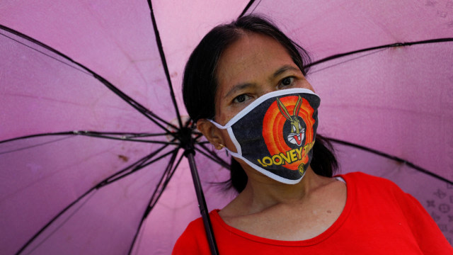 Ilustrasi masker kain. Foto: REUTERS/Willy Kurniawan